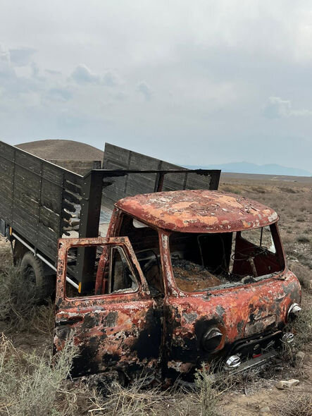 Kəlbəcər sakini qaçırdığı avtomobili yandırıb - FOTO