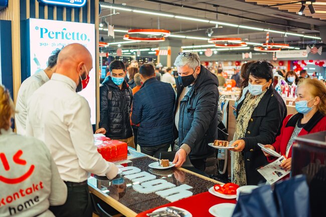 "Kontakt" ölkə xaricində ilk mağazasını açdı - FOTO/VİDEO