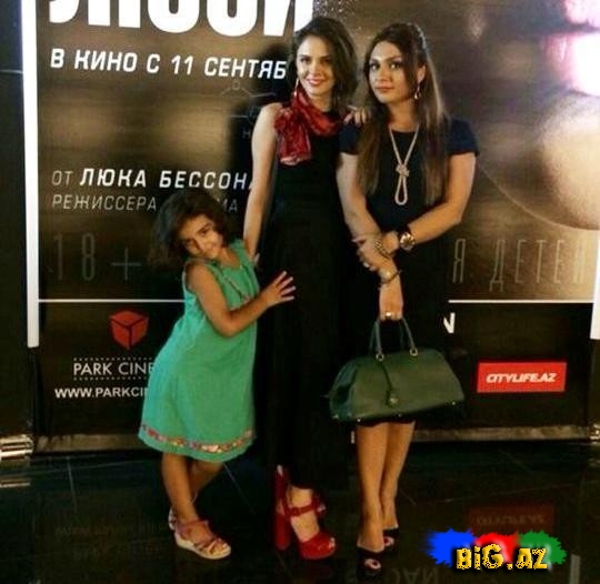 ATV-nin aparıcıları gecə gəzintisində - FOTO