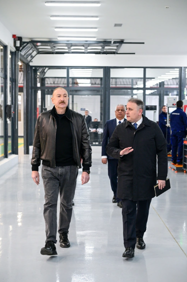 İlham Əliyev Tərtər elektromexanika zavodunun yenidənqurmadan sonra açılışında iştirak edib