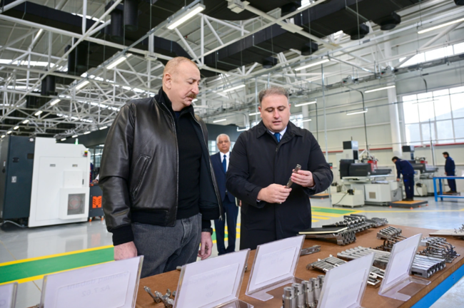 İlham Əliyev Tərtər elektromexanika zavodunun yenidənqurmadan sonra açılışında iştirak edib