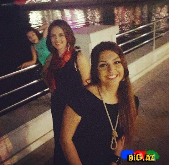 ATV-nin aparıcıları gecə gəzintisində - FOTO