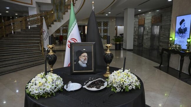 İran prezidentinin dəfn mərasimində ərəb ölkələrindən kütləvi iştirak