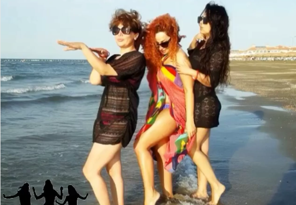 Azərbaycanın seksual aparıcılarının dənizdə açıq-saçıq FOTOLARI