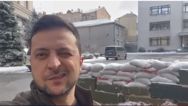 Zelenski Kiyevin mərkəzindən görüntülər paylaşdı - VİDEO