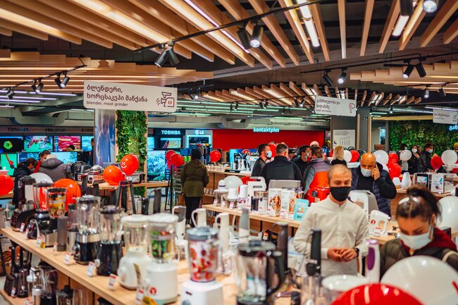 "Kontakt" Gürcüstana gəlişinin 1 illiyini qeyd edir