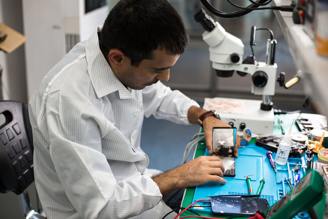 "Kontakt Home" təmir etmədiyi telefonları yenisiylə əvəzləyir