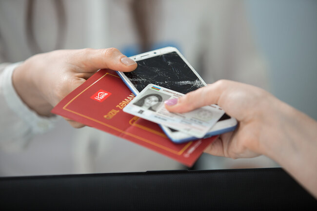 "Kontakt Home" təmir etmədiyi telefonları yenisiylə əvəzləyir