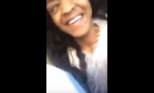 Küçədə "Feysbuk"da canlı yayım edən qadın güllələndi - VİDEO