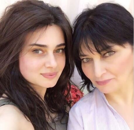 Bu da azərbaycanlı aktrisanın özünə bənzəyən anası - FOTO