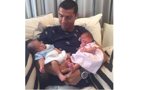 Bu da Kristiano Ronaldonun yeni doğulan əkizləri - FOTO