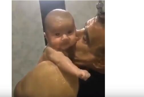 Tacir Şahmalı yeni doğulmuş oğlu ilə - VİDEO