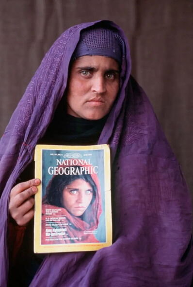 Əfqanıstanın "Yaşıl gözlü qızı" da taliblərdən qaçaraq İtaliyaya sığındı – FOTO