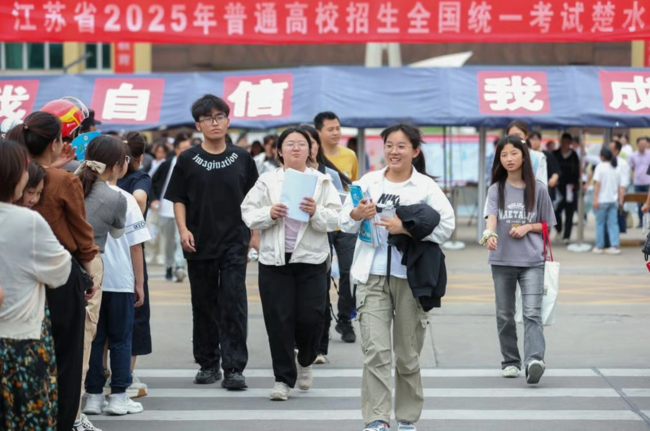 Tələbə qızdan inanılmaz fırıldaq - FOTO