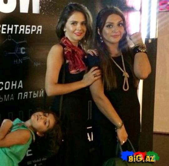 ATV-nin aparıcıları gecə gəzintisində - FOTO