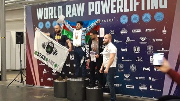 Azərbaycanlı idmançı Moskvada dünya rekordu qırıb çempion oldu - FOTO
