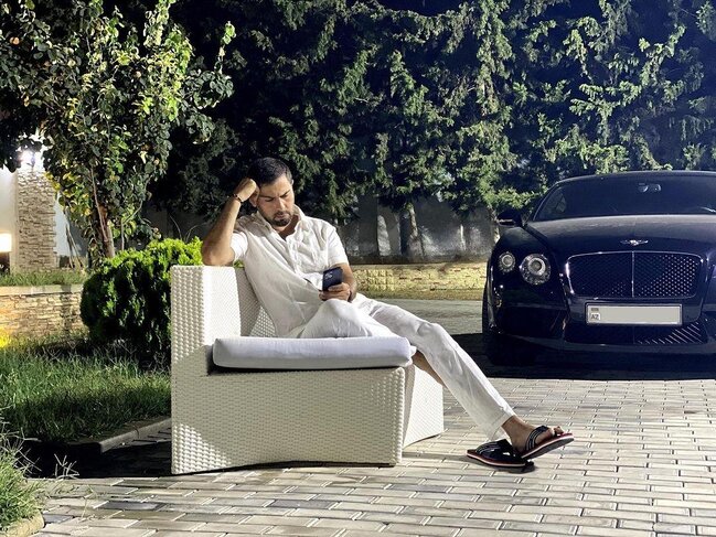 Namiq bahalı maşınlarının FOTOSUNU yaydı