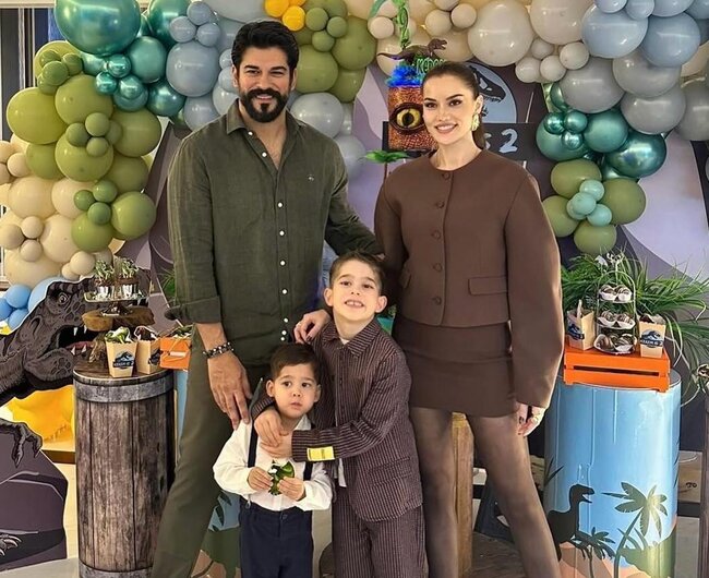 Fahriye Evcen və Burak Özçivit oğlu Keremin ad gününü qeyd ediblər