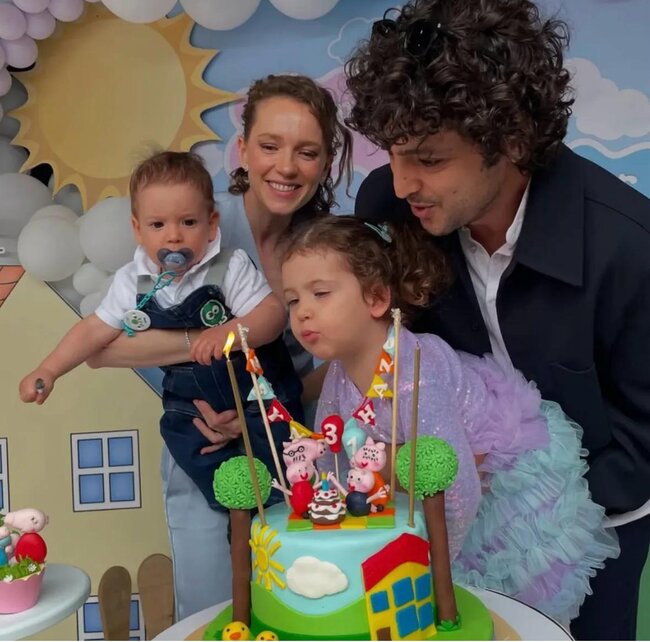 Taner Ölmez qızı Zeynəbin ad gününü qeyd edib