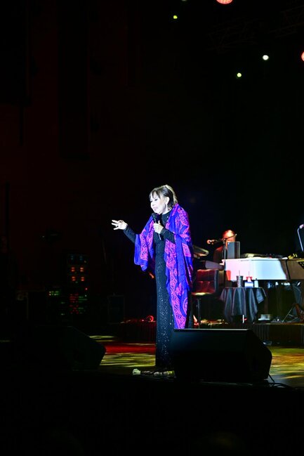 Nilüfər Konqres Mərkəzində sevgi və səmimiyyət dolu konsert proqramı ilə çıxış etdi - FOTOLAR