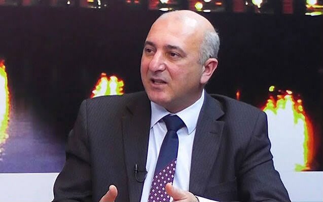 Siyavuş Novruzovun əsgərlik təklifinə etiraz etdi: "Düzgün saymıram"