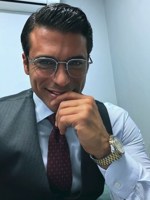 Can Yaman dəyişdi
