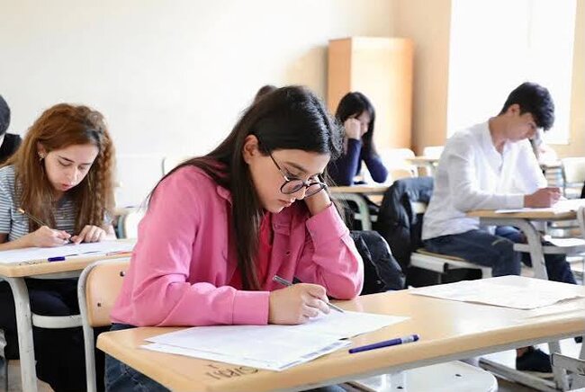 DİM-in imtahan sualları yenidən gündəmdə: Ekspertdən İRAD