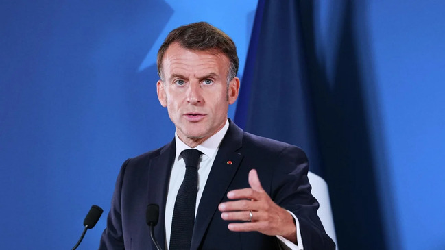 Makron Paris yaxınlığındakı atışmanı irqçilik zəminində törədilən ilk terror aktı adlandırıb