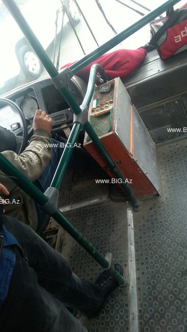 Avtobusda oğurluq hadisəsi: Pulu götürüb metroya qaçdılar - FOTOLAR
