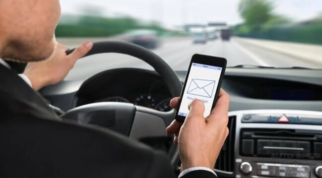 Avtomobil nömrəsi ilə SMS icazə alınması üçün yeni qanun layihəsi hazırlanır