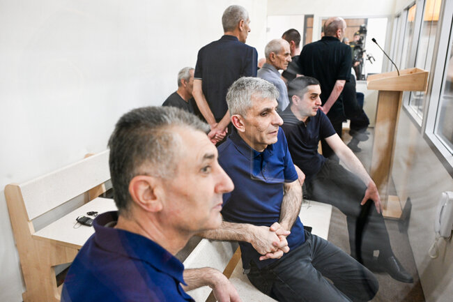 "İşgəncələr nəticəsində övladımın adını da yadımdan çıxartmışdım" - Məhkəmə+Fotolar