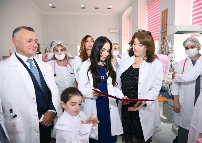 Mehriban Əliyeva Elmi-Tədqiqat Pediatriya İnstitutunda - Fotolar