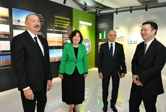 İlham Əliyev "Qobustan" Günəş Elektrik Stansiyasının açılışında iştirak edib - FOTO