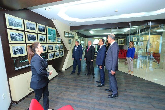 "Müasir Azərbaycan tibb tarixində Heydər Əliyev faktoru" adlı panel diskussiyası keçirilib