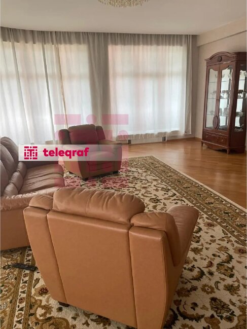 Generalın yarım milyon manatlıq evi hərraca çıxarıldı (FOTO)