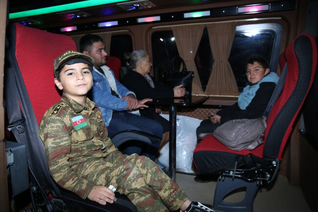Böyük Qayıdış: Növbəti 22 ailə Füzuliyə yola salınıb - FOTO