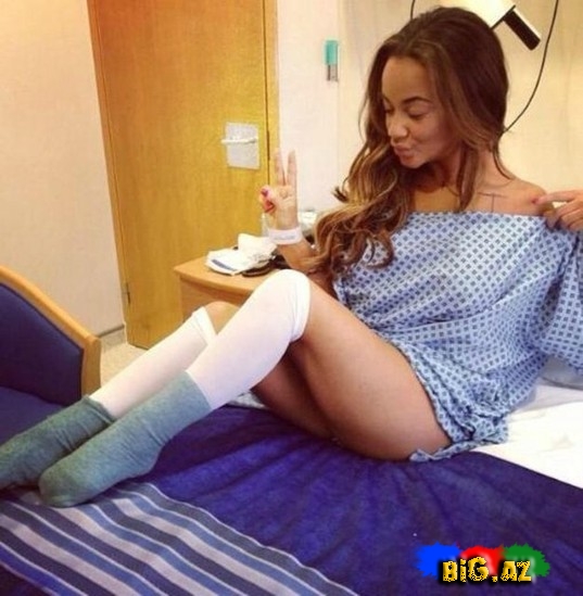 Məşhurların xəstəxana "selfie"ləri - FOTO