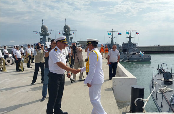 İranın hərbi gəmiləri Bakıya gəlib - FOTO