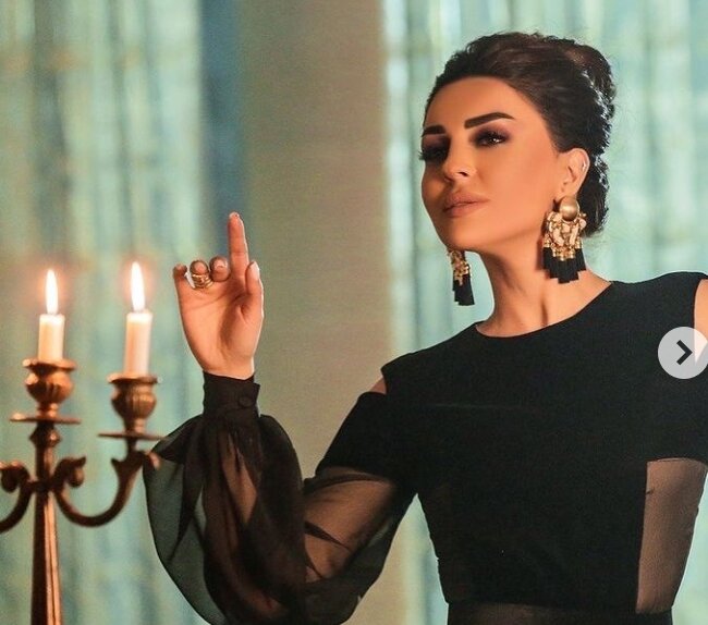 Gülay Zeynallı gözəlliyi ilə GÖZ QAMAŞDIRDI - FOTO