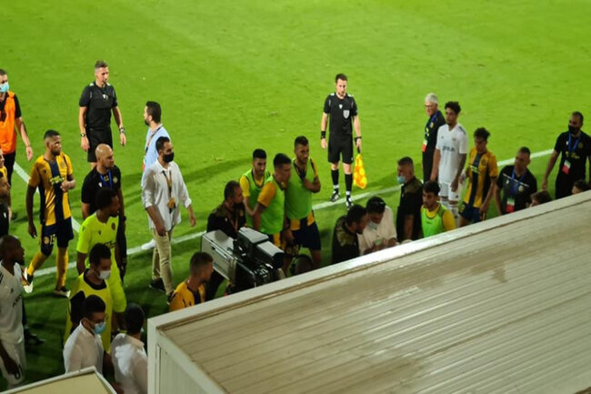 AEL - "Qarabağ" oyununda TƏXRİBAT, yunanlar qeyri-etik hərəkətlərə əl atdı