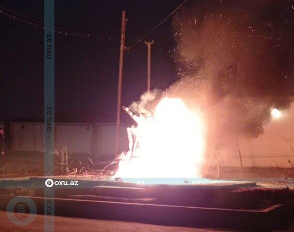 Novruz tonqalı Balaxanı qəsəbəsinin bir hissəsini işıqsız qoydu - FOTO