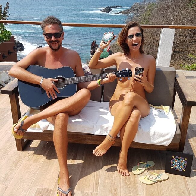 Bu cütlük dünyanı çılpaq gəzir - MARAQLI FOTOLAR