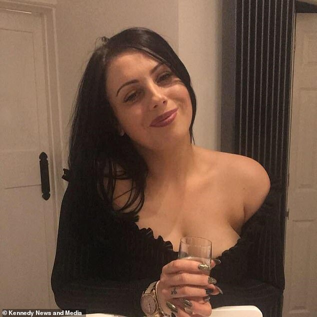 3 ay solariuma getdi, ayağındakı kiçik xal BU HALA DÜŞDÜ - DƏHŞƏTLİ FOTOLAR