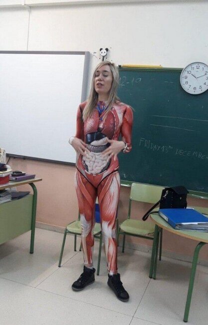 Anatomiya dərsini BELƏ keçən olmamışdı - FOTOLAR