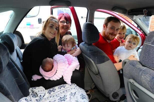 Tıxacda doğulmuş qızını ayaqqabı bağıyla XİLAS ETDİ - FOTO-VİDEO