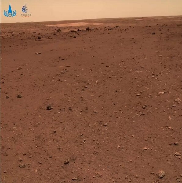Çinin Marsda gəzən "Çjuronq" robotu "Qırmızı planet"dən "selfi" göndərdi - FOTO