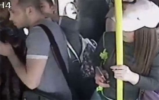 Avtobusda qadınlara təcavüz edən manyak döyüldü - BİABIRÇILIQ - VİDEO