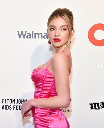 Məşhur aktrisa Rihannanın alt paltar brendini REKLAM ETDİ - FOTOLAR