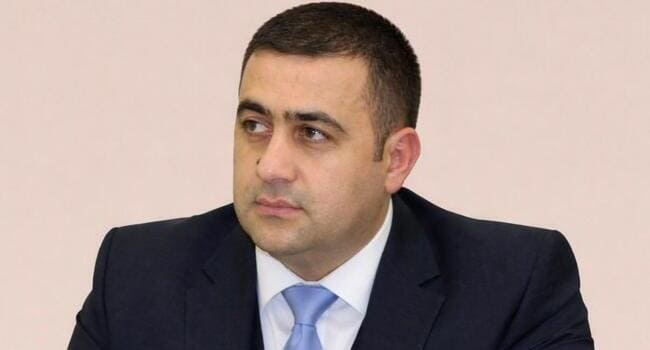 ADİL NƏBİYEV: "Yol mədəniyyətinin dəyişməsi sürücülük vəsiqəsinin alınması prosesindən daha əvvəl başlamalıdır"