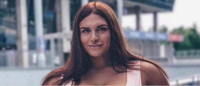 11-ci sinif şagirdi olan BU QIZIN çiyinləri Şvartseneggeri xatırladır - FOTO